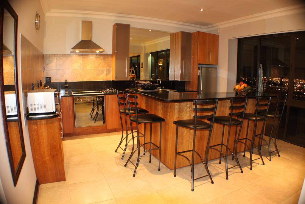 Keret Accommodation Bellville Buitenkant foto