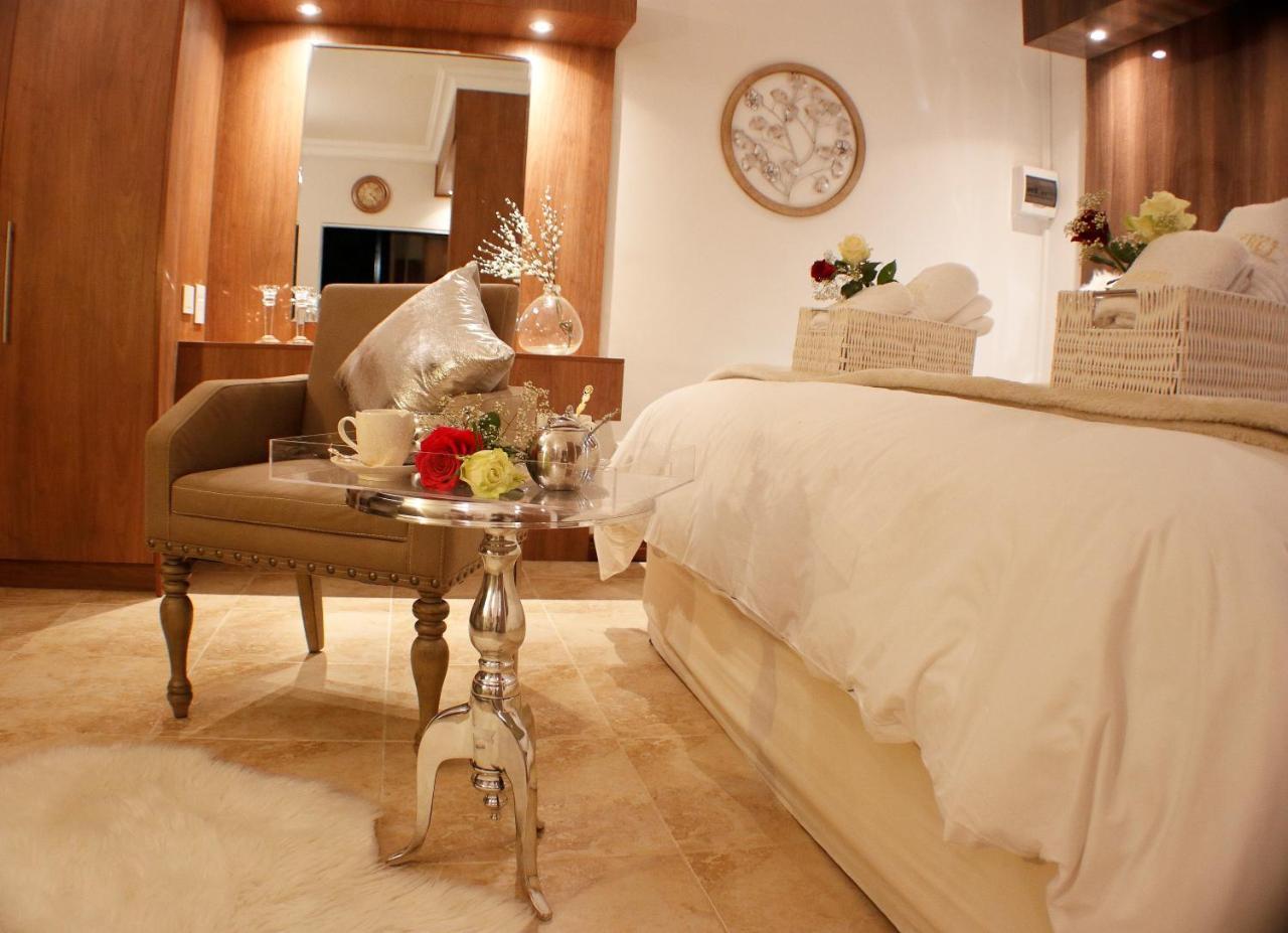 Keret Accommodation Bellville Buitenkant foto