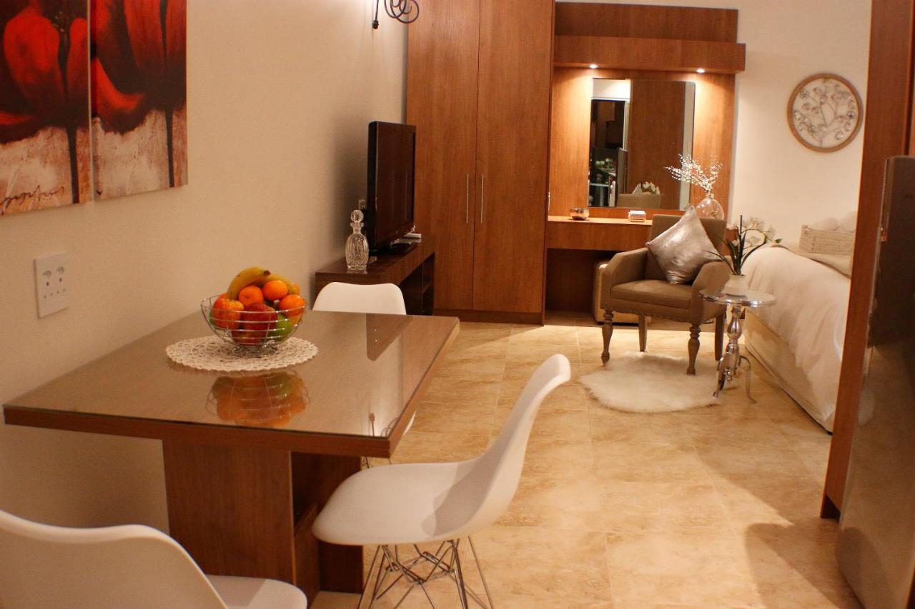 Keret Accommodation Bellville Buitenkant foto